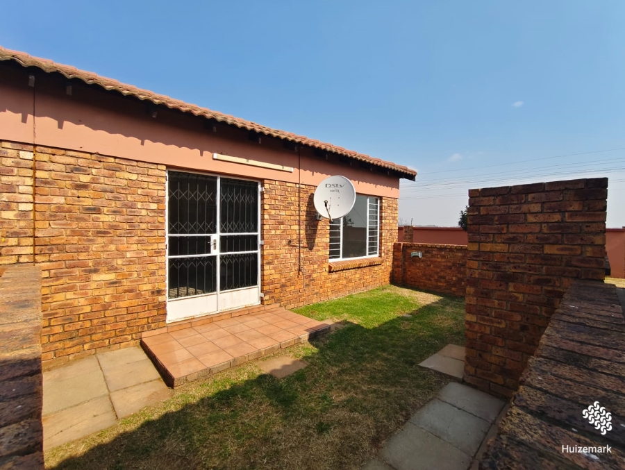 To Let 2 Bedroom Property for Rent in Vaalpark Free State